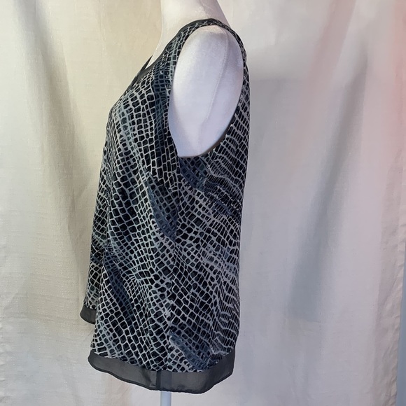 Banana Republic Factory Snakeskin V Neck Sleeveless Top - Picture 6 of 12